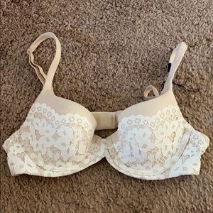 Never worn Victoria Secret demi bra. Size 34A.